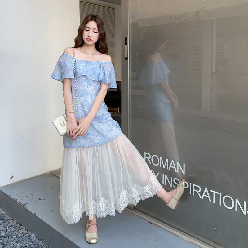 温柔浪漫网纱拼接浅蓝色一字肩提花连衣裙女夏新款甜美减龄仙女裙图片
