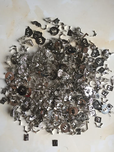 混装5号7号电池玩具遥控弹簧导电