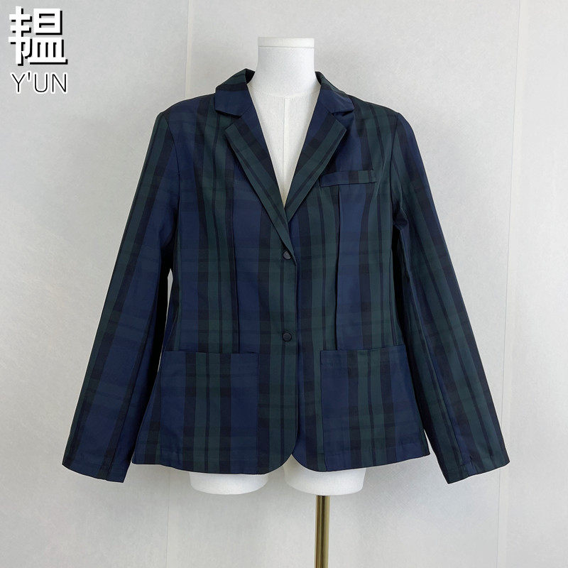 yun韫2024春季新品女装西装领大口袋修身显瘦短款休闲风衣外套