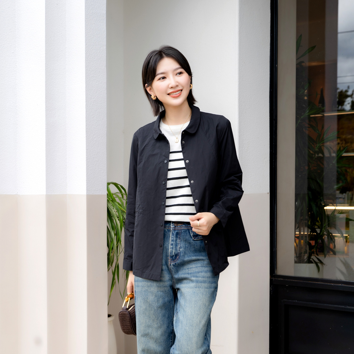 韫女装韩版收腰显瘦翻领短风衣