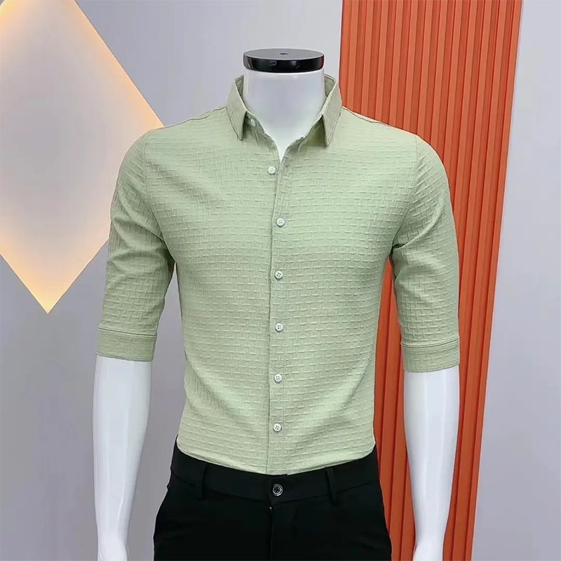 夏季男士中袖衬衫时尚修身休闲纯色暗皱百搭显瘦免烫帅气纯棉衬衣