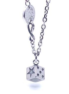 星标骰子吊坠项链钛钢男