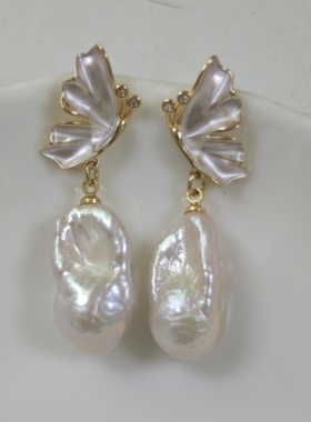 11x19mm巴洛克珍珠耳坠