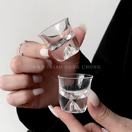 中古风家用玻璃观山杯白酒杯