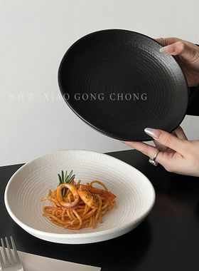 高级感纯色陶瓷盘家用轻奢意面盘牛排盘特别好看西餐盘菜盘沙拉盘