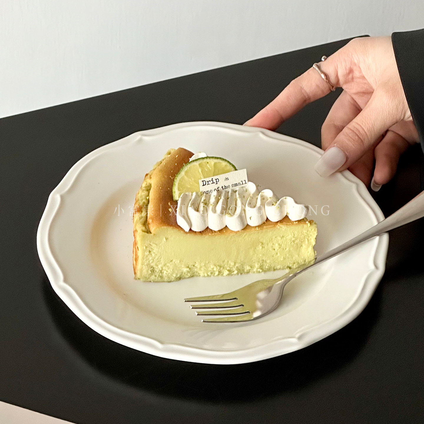 ins风复古纯白线条浮雕甜品盘法式下午茶陶瓷点心盘蛋糕盘早餐盘