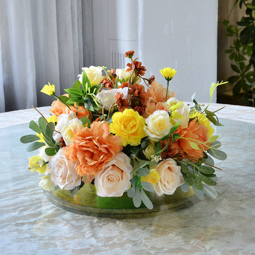 餐厅圆形桌花布置酒店会议室