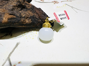 18k金鑲玉羊脂玉福袋10克