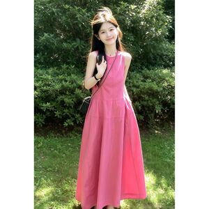 法式度假风无袖连衣裙女2026夏新款玫红色收腰长裙小众设计感气质