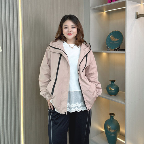 大码胖mm秋季新款连帽冲锋衣外套