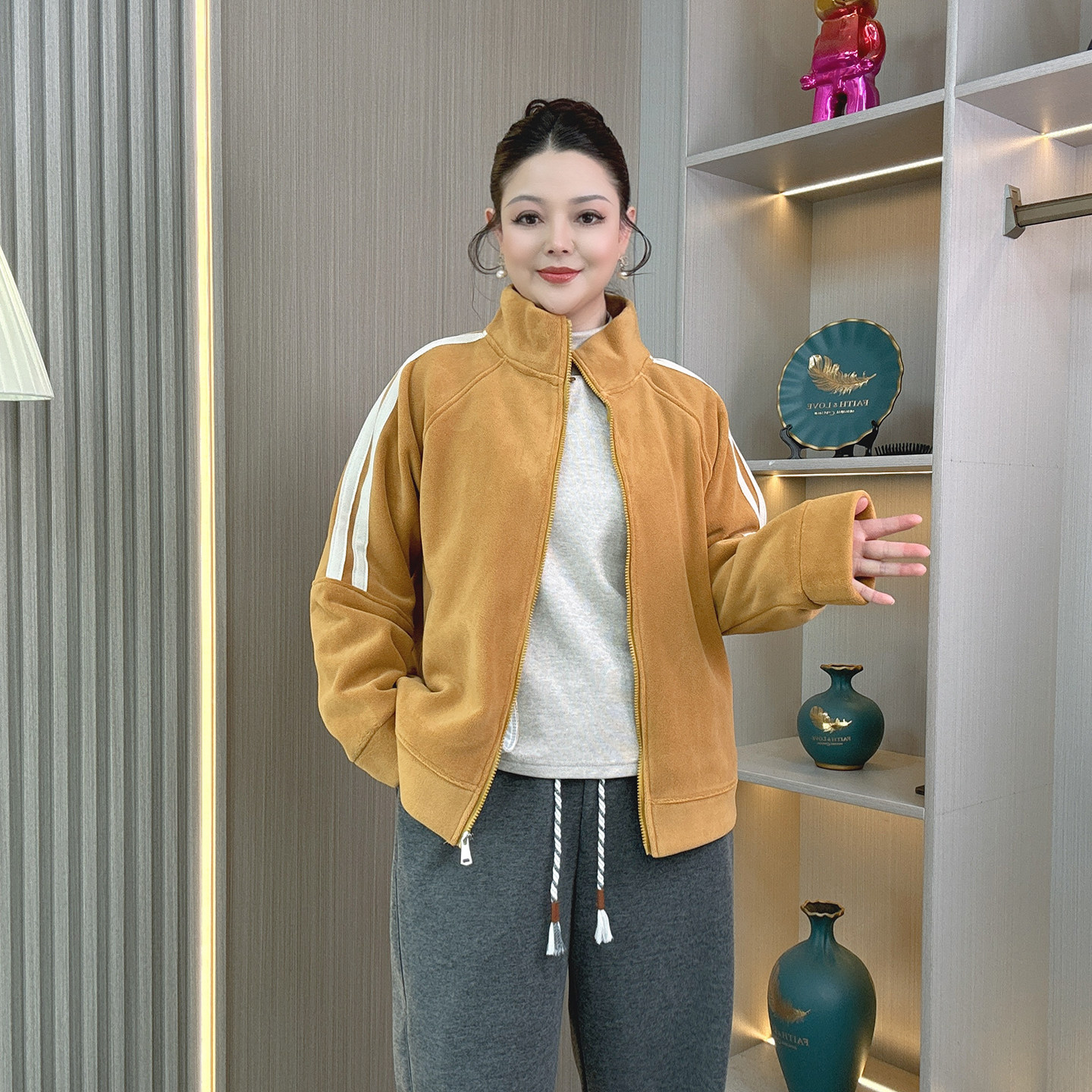 加绒加厚时尚休闲外套女装冬季大码胖MM宽松显瘦立领开衫运动卫衣,女装/女士精品,常规大码外套,淘宝优惠券,粉丝福利购,淘宝优惠卷