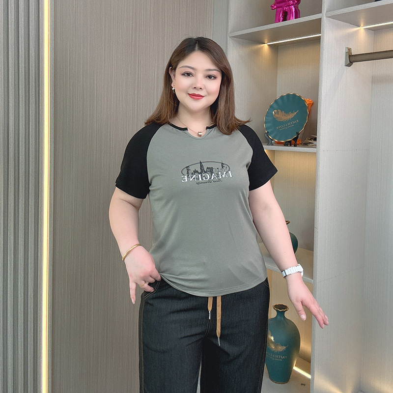 大码美式印花插肩袖小V领短袖T恤