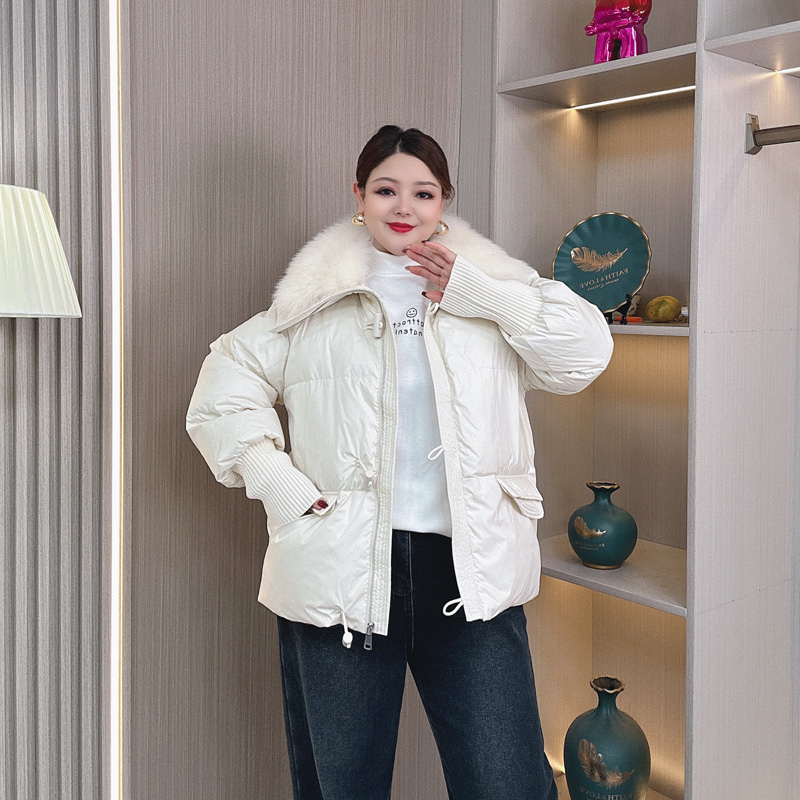 大码女装时尚短款羽绒服女胖mm宽松显瘦休闲百搭真大毛领加厚外套