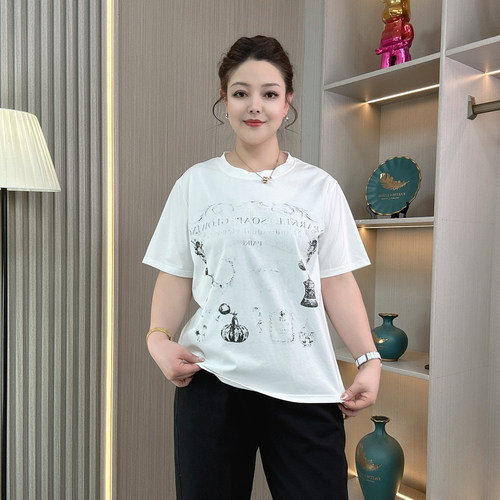 大码印花短袖T恤女显瘦正肩上衣