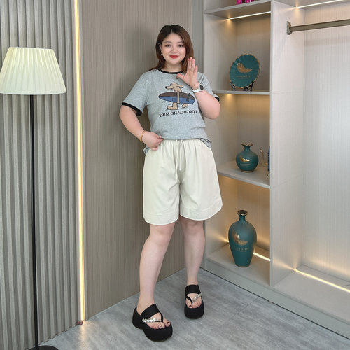 大码胖mm夏季休闲阔腿冰丝短裤女