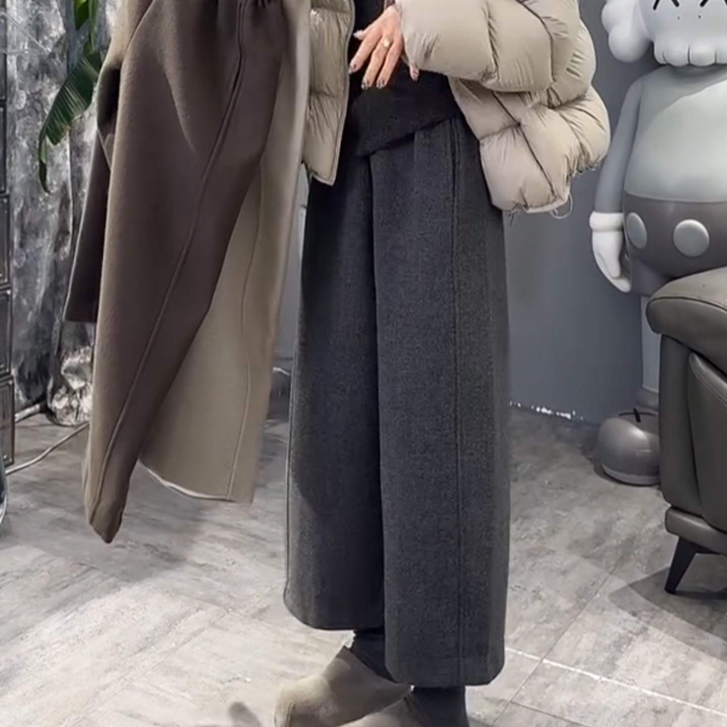 灰色毛呢阔腿裤2025新款加绒加厚