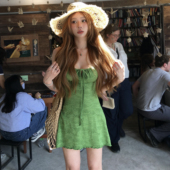 法式 纯欲风清新绿色吊带连体裙海边度假风温泉拍照辣妹泳衣女 泳装