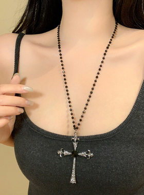 哥特风黑色十字架项链女秋冬长款卫衣毛衣链轻奢高级感辣妹锁骨链