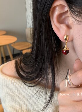 新年推荐～红色水滴耳钉女新款 轻奢高级感复古耳坠耳环小众耳饰