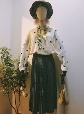 针织上衣女波点套衫新款设计感高级气质百搭毛衣
