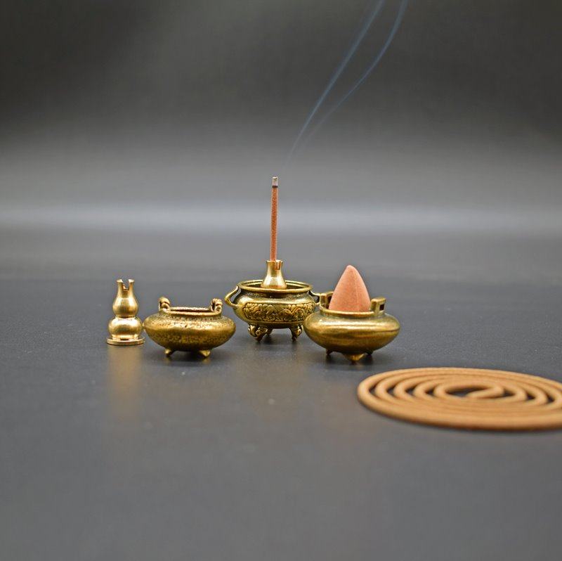 纯铜小号香托三足鼎做旧便携线香盘香架迷你香炉花纹小香炉