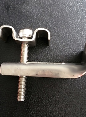 304不锈钢格板固定卡扣夹具A型BC型板安装夹M型玻璃钢格栅L型楼梯