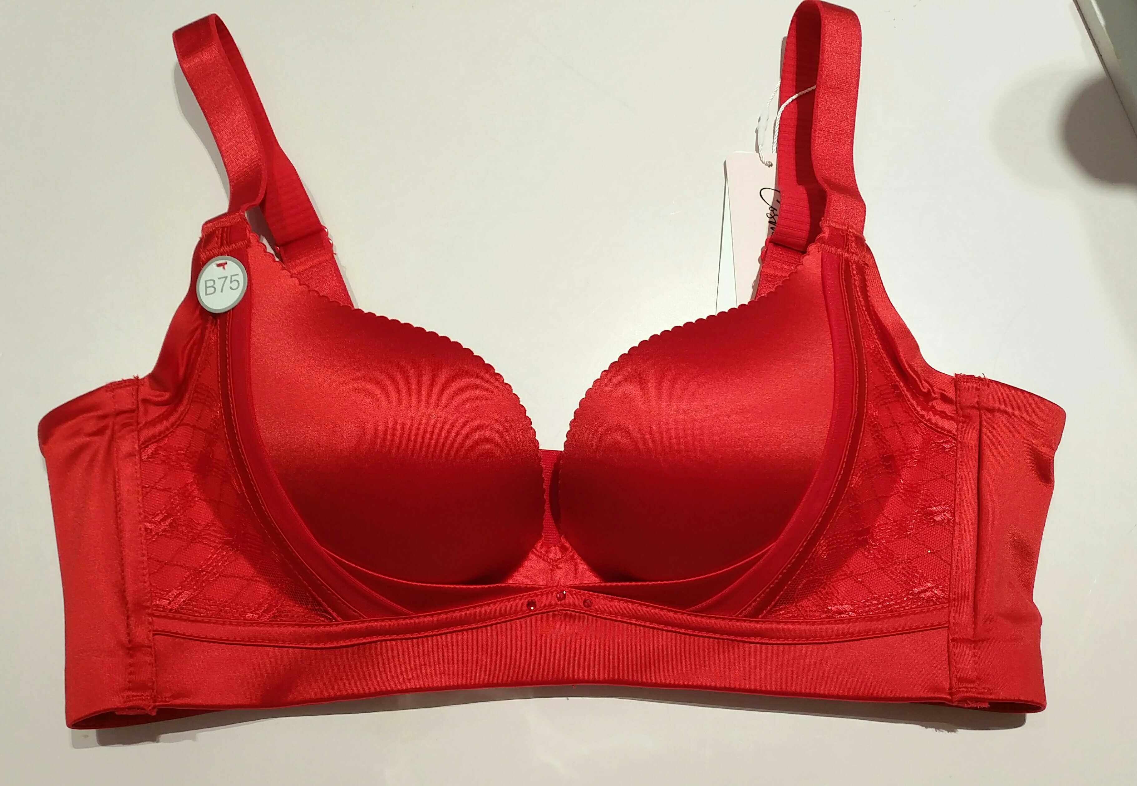 都市丽人新款lj91a6红色无痕无钢圈加宽侧吡上薄下厚调整聚拢文胸