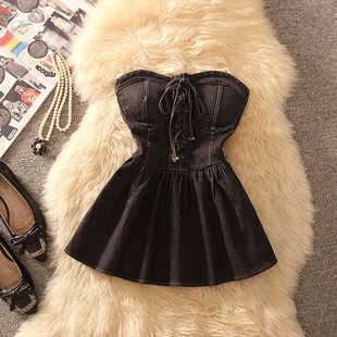 辣妹性感抹胸牛仔连衣裙女夏季2026新款收腰显瘦小个子a字短裙子