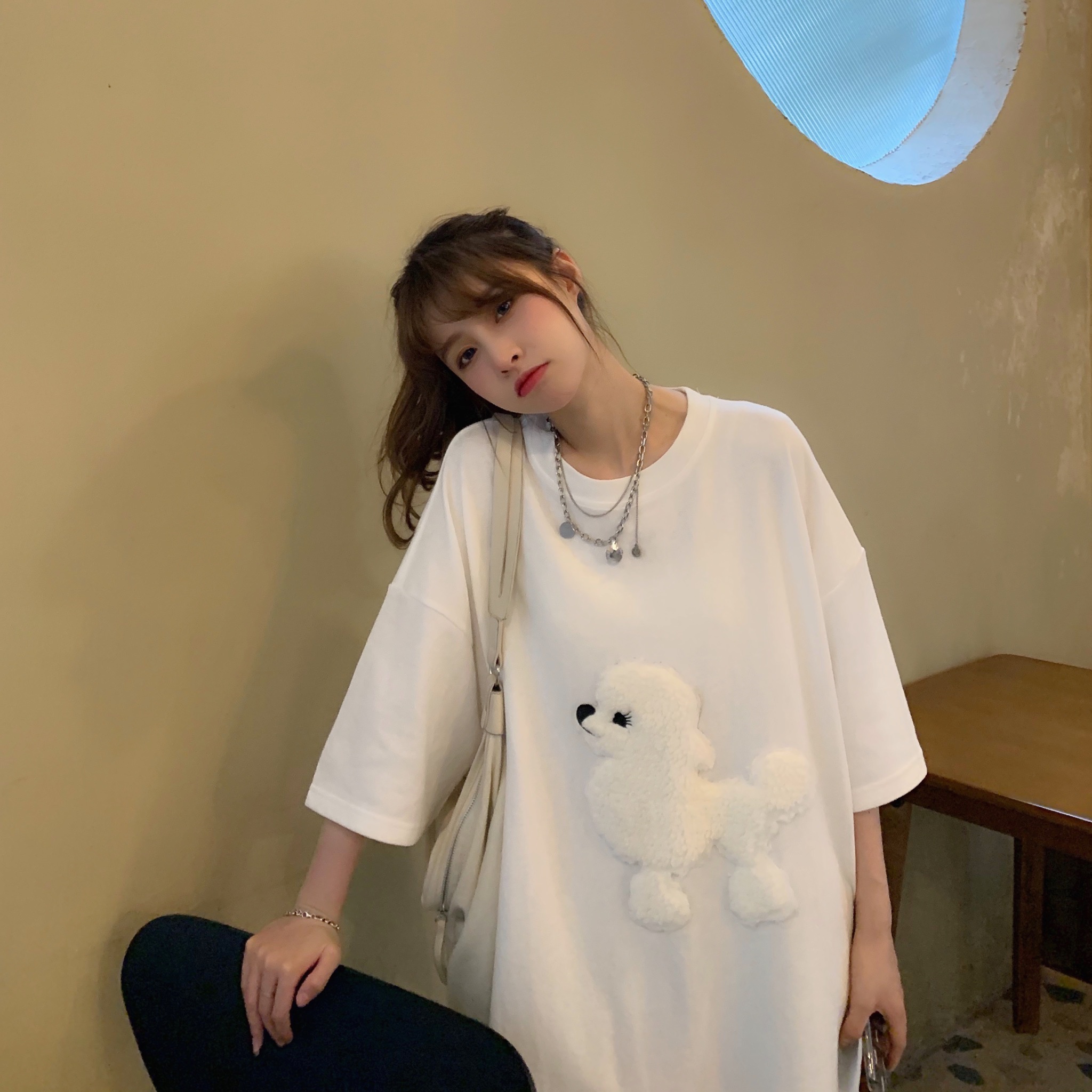 Hairy dog embroidered short loose sleeve blouse