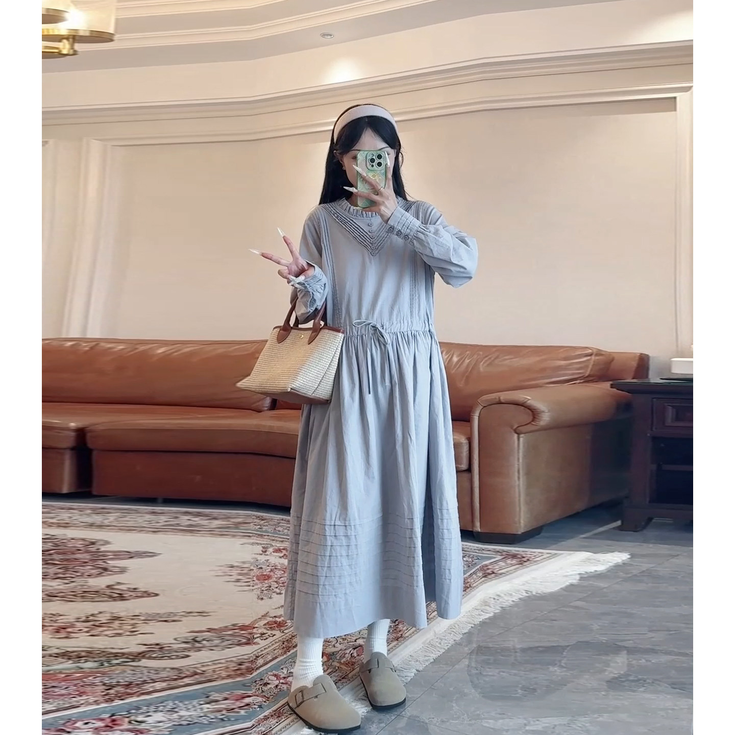 诺初小立领长袖连衣裙女2026年春秋季褶皱收腰长裙宽松气质孕妇装