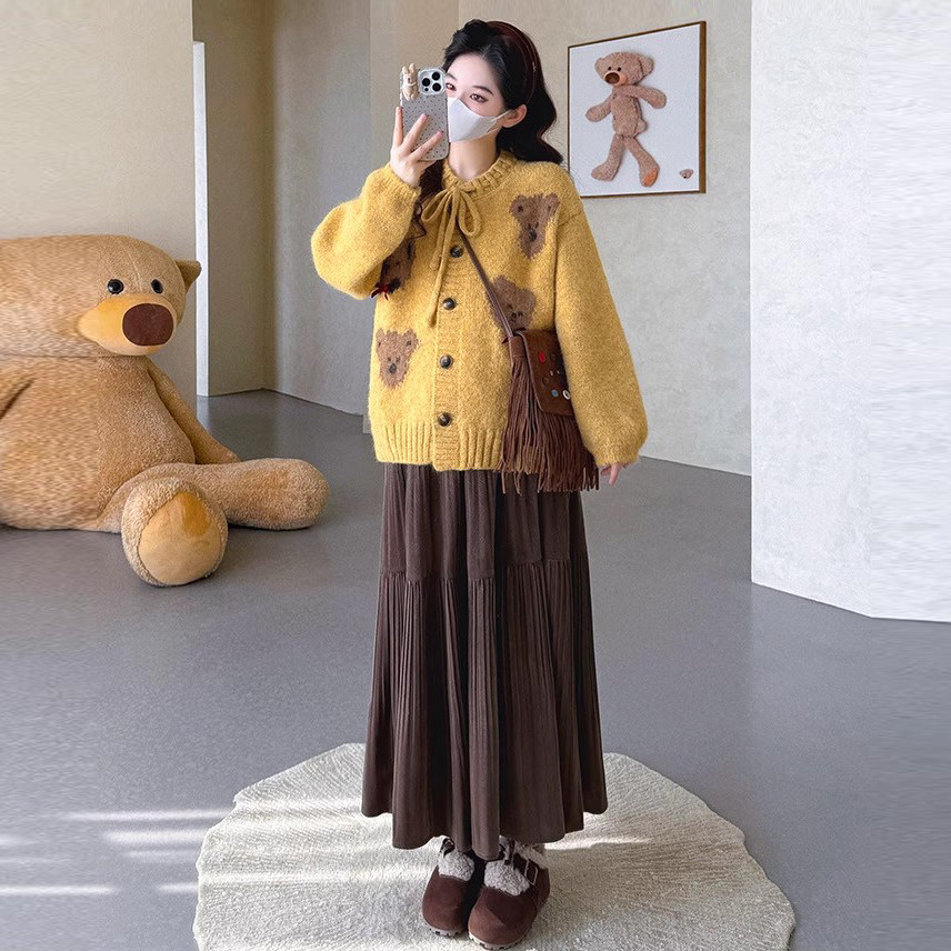 孕妇秋冬加厚毛衣圆领高级感穿搭小熊卡通上衣外套显瘦百褶半身裙