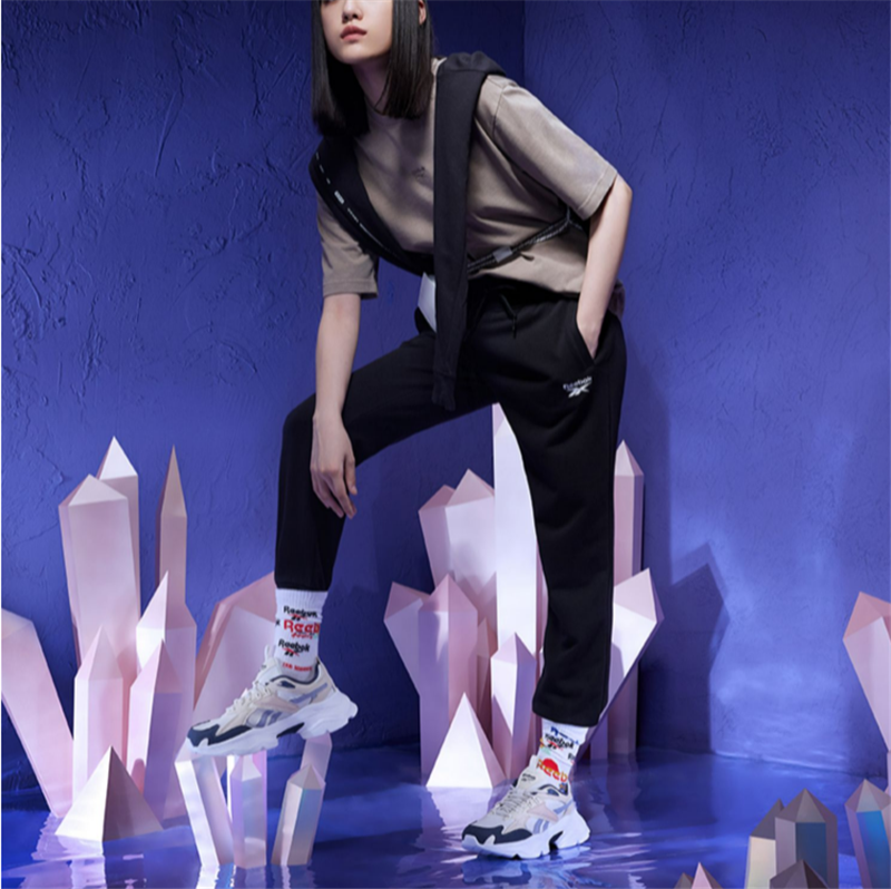 锐步女子健身运动休闲收口长裤