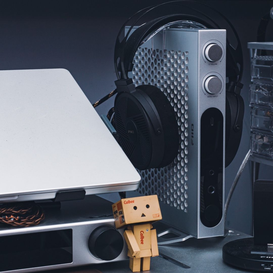 飞傲旗舰全平衡解码耳放一体机