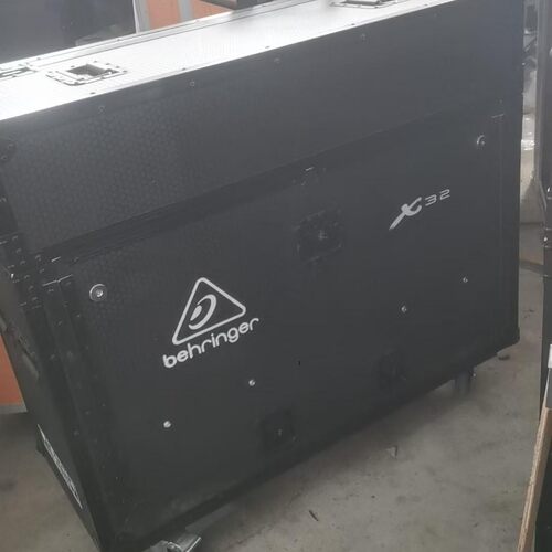 Behringer百灵达X32液压调音台箱