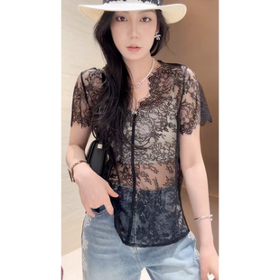 欧货蕾丝上衣欧洲站夏季气质时尚V领镂空性感短袖打底衫上衣