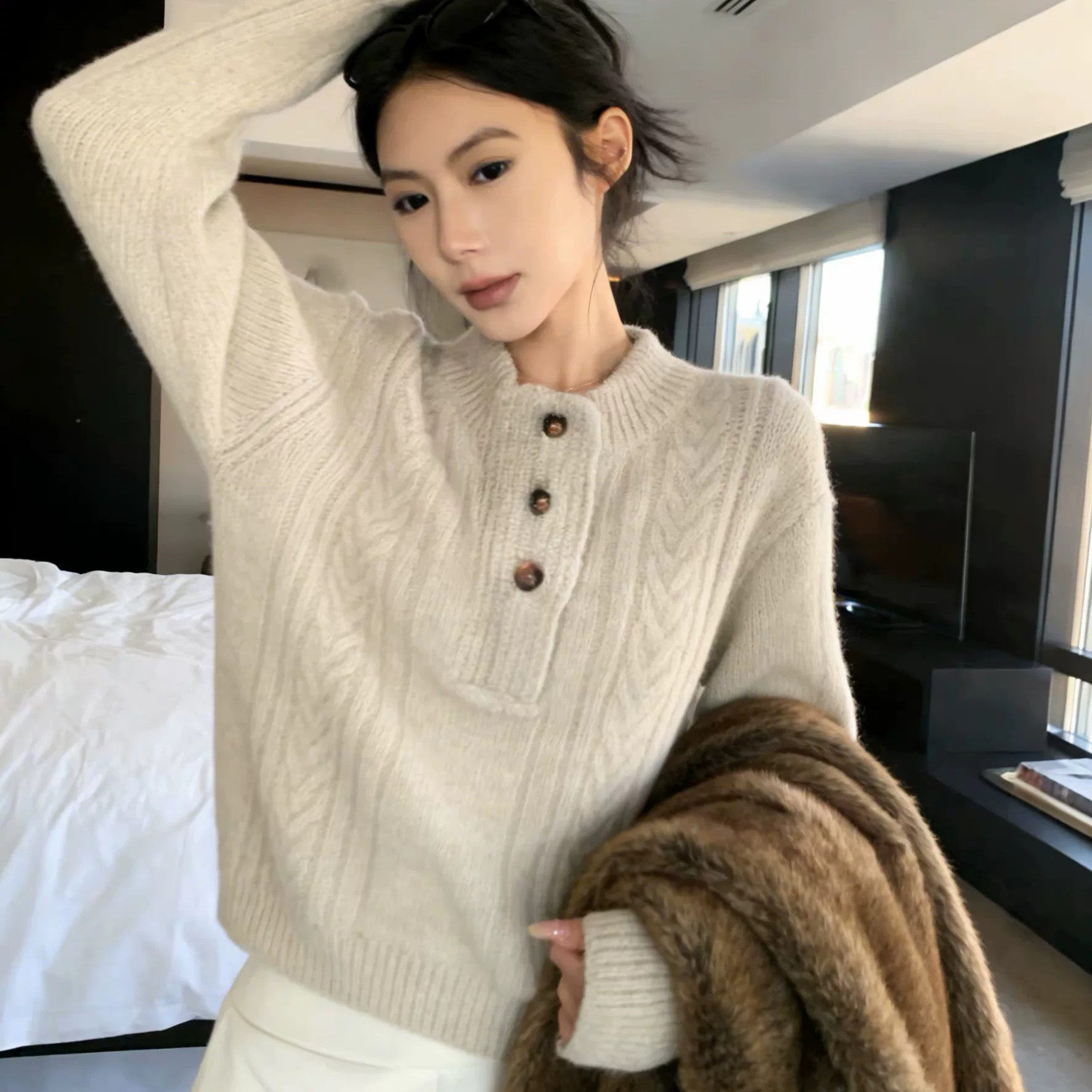 韩系麻花杏色立领毛衣女秋冬宽松慵懒内搭针织衫高级感毛织上衣厚