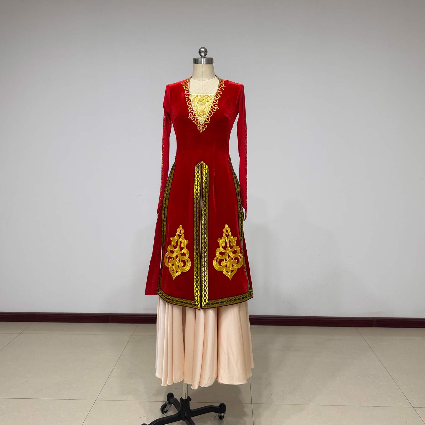 维族舞丝绒大摆裙女演出服红色