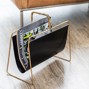 美式 创意提手小书架报纸架 复古金属铁艺杂志架书报架中古风格