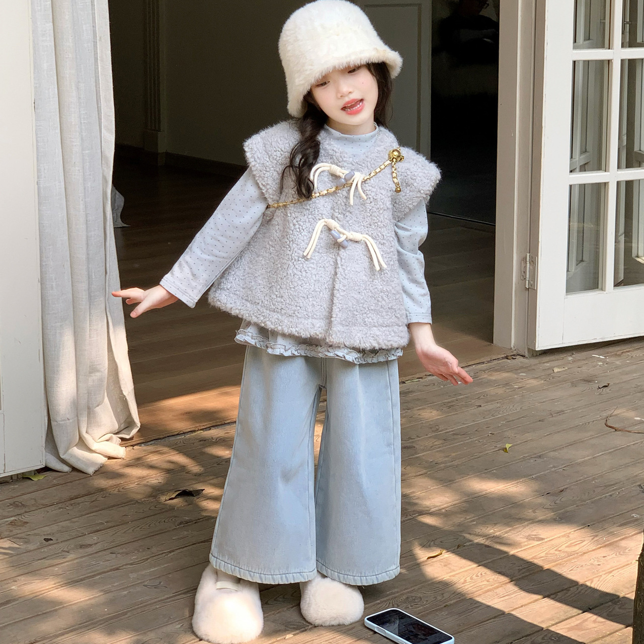 女童休闲套装2025冬季韩版毛毛马甲皮毛一体外套打底衫加绒牛仔裤