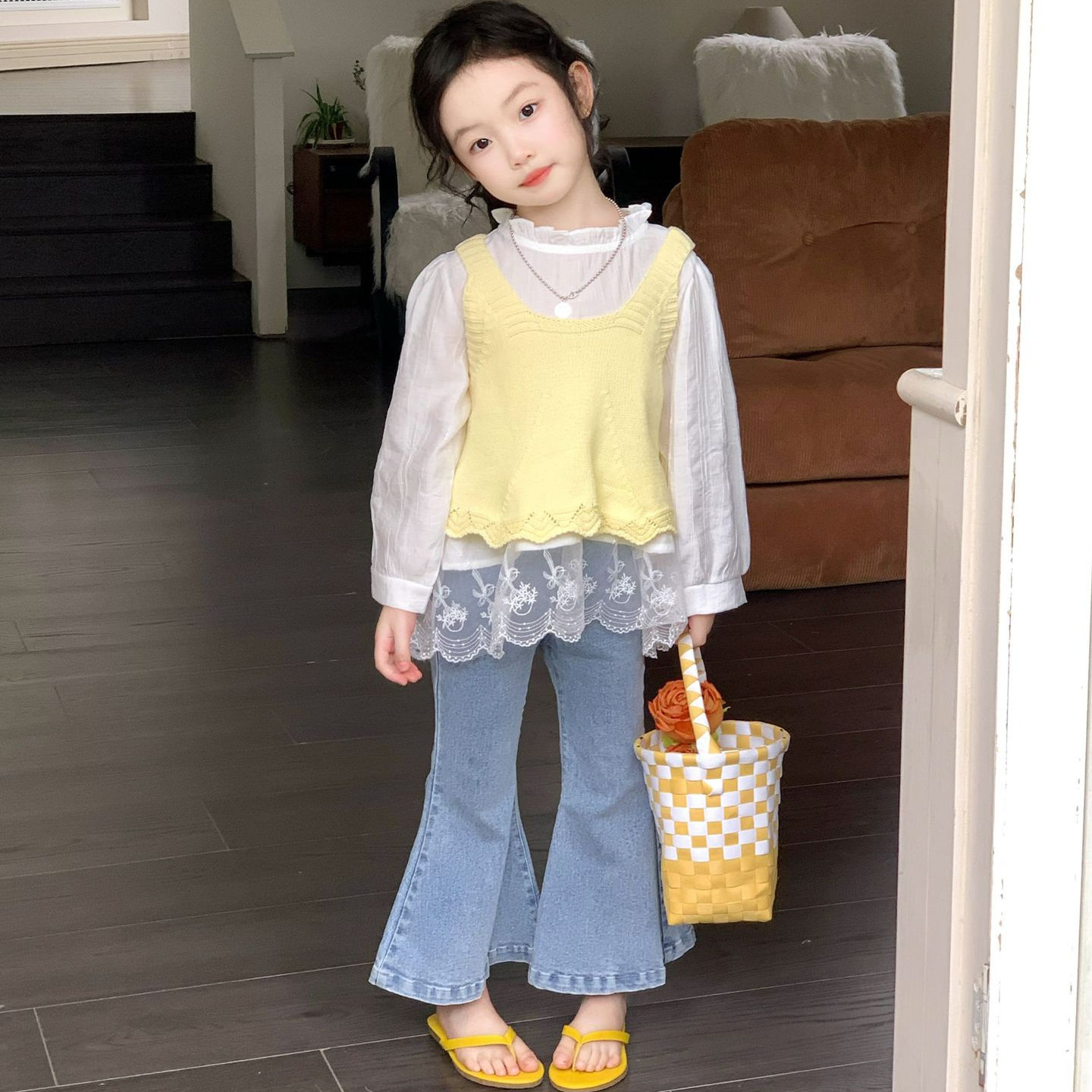 女童休闲套装2025春季韩版针织马甲背心蕾丝长袖衬衫牛仔裤喇叭裤