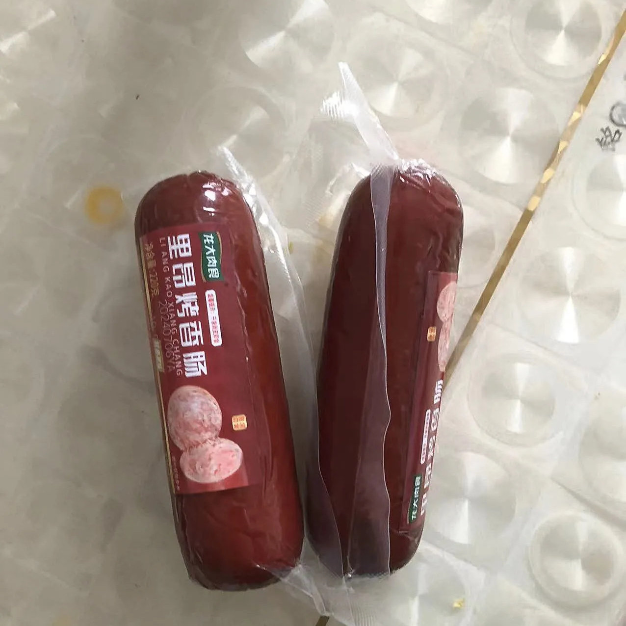 龙大肉食里昂梨木火腿肠即食开袋香肠熏烤风味整箱午餐肉