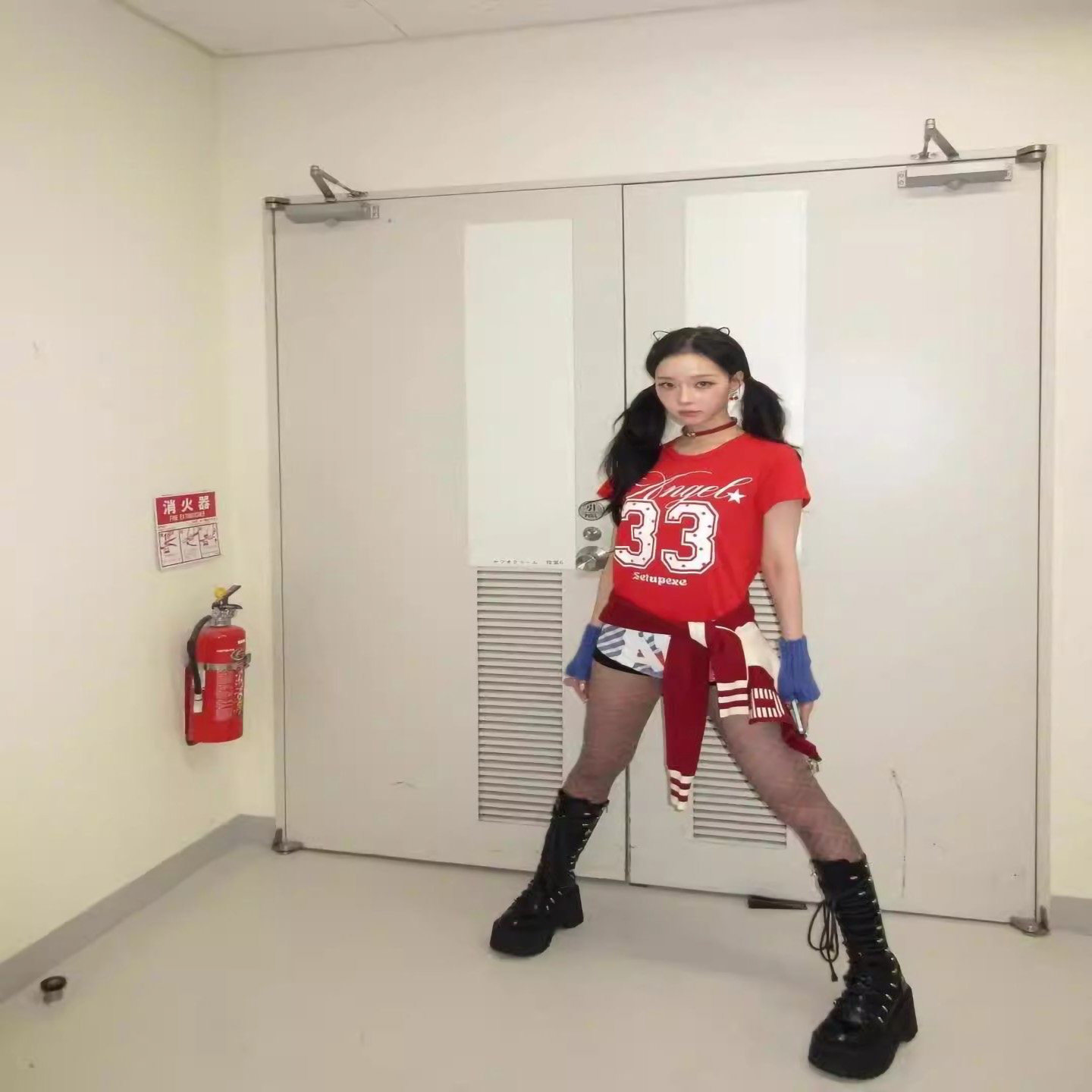 千禧辣妹红色数字印花短袖T恤图片