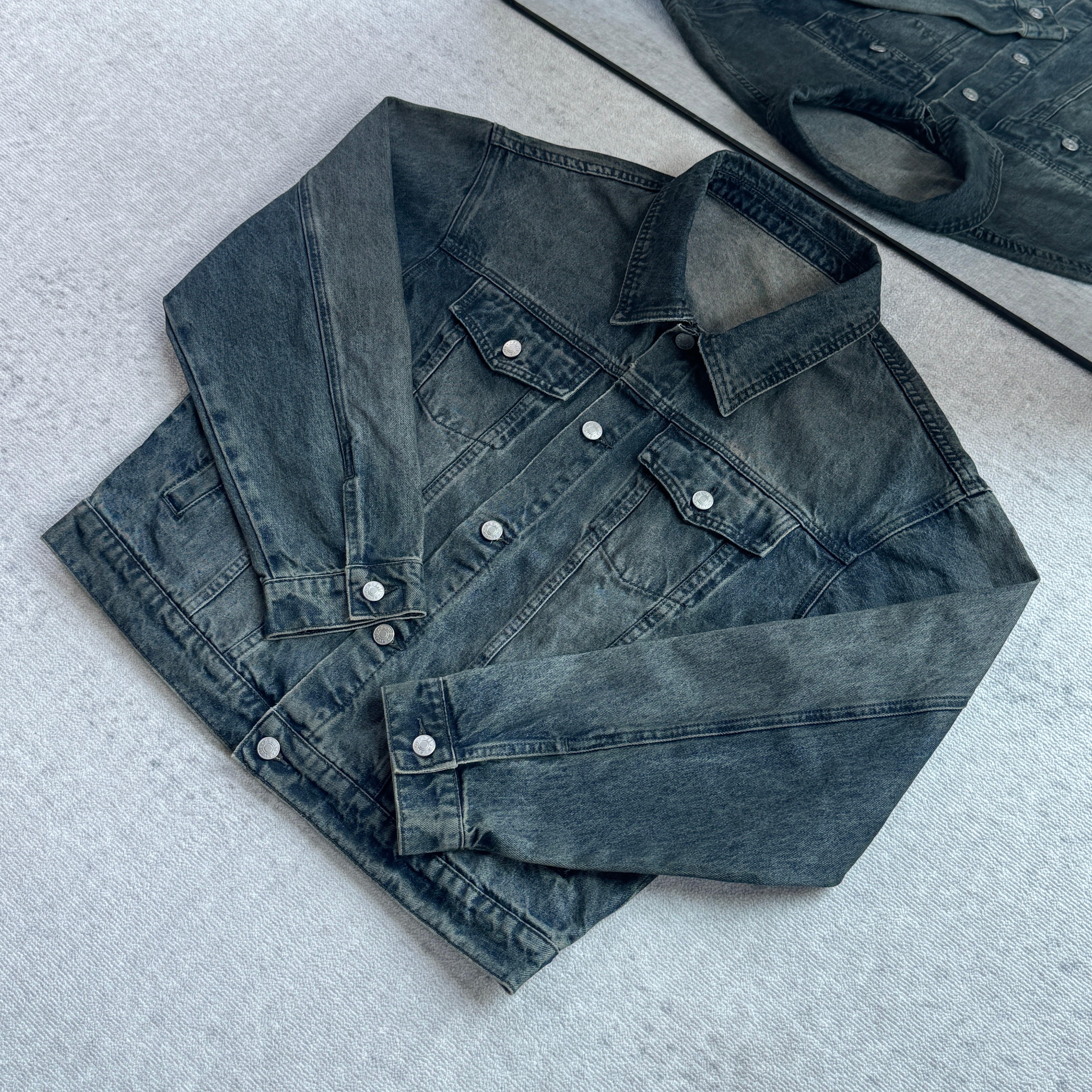 【KEBUSI】高品质水洗做旧脏染炒球雪花牛仔夹克短宽boxy男#Y025