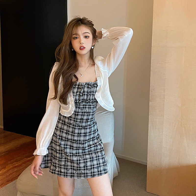 Real photo foreign butterfly Plaid pleated suspender skirt + Xianqi net short cardigan suit
