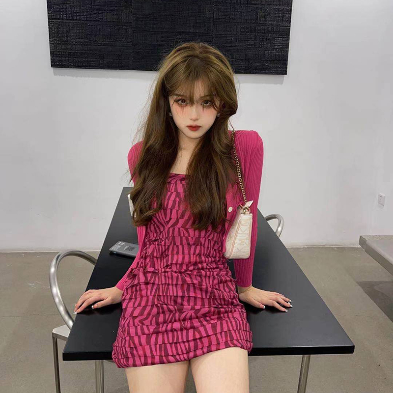 Real photo foreign Style Sexy rose red suit pleated striped suspender skirt + slim short T-shirt