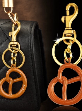 韩版包包饼干挂饰件车配爆款钥匙扣圈奢件高级感仿真食玩礼物新款