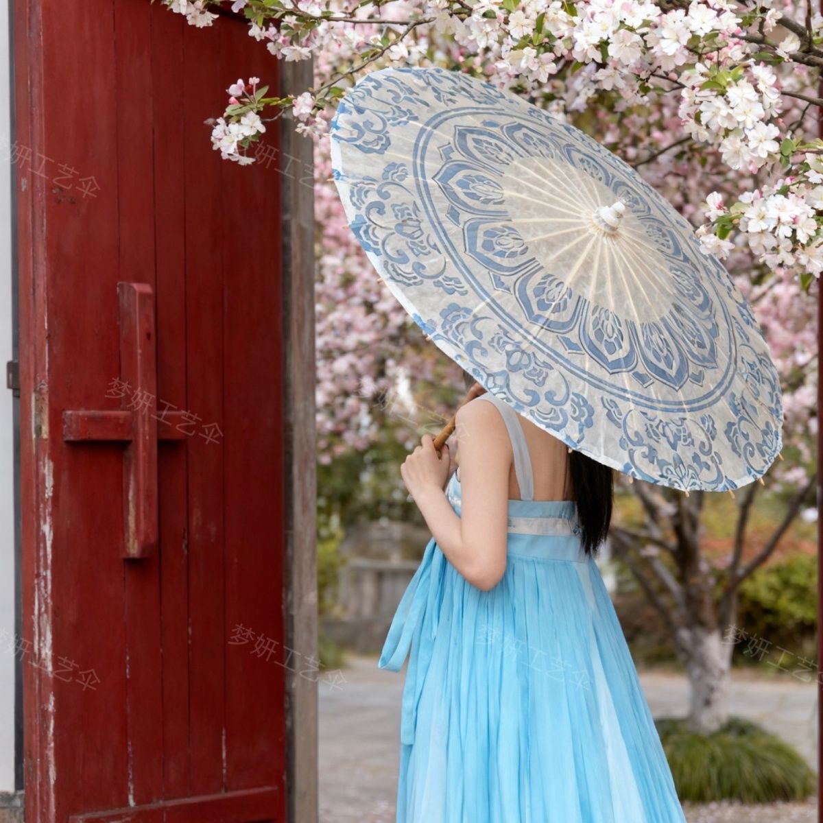 青花瓷油纸伞工艺伞拍照道具古典中国装饰旗袍走秀演出古风道具