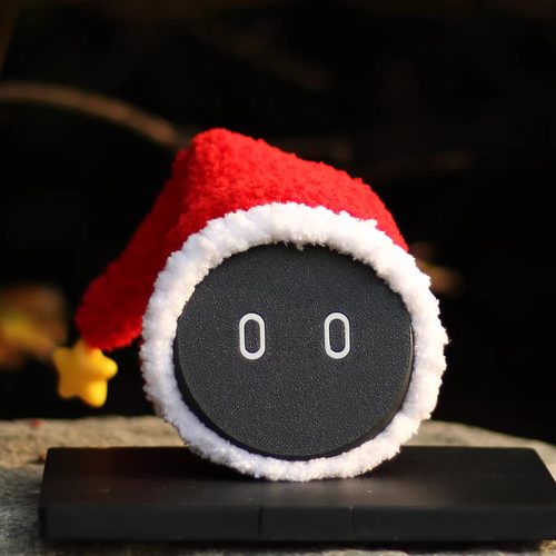 蔚来nomi毛绒星星人帽摆件