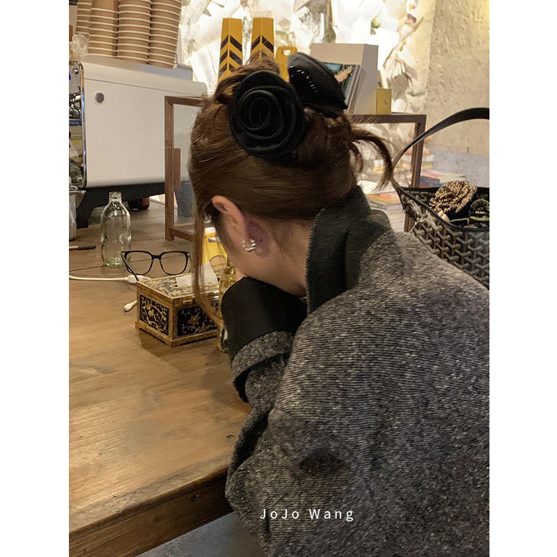JOJOWANG中古系黑花玫瑰花朵抓夹