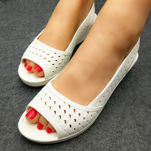 新款 鱼嘴百搭女鞋 时尚 潮凉鞋 坡跟软底舒适防滑耐穿雨天工作鞋 夏季